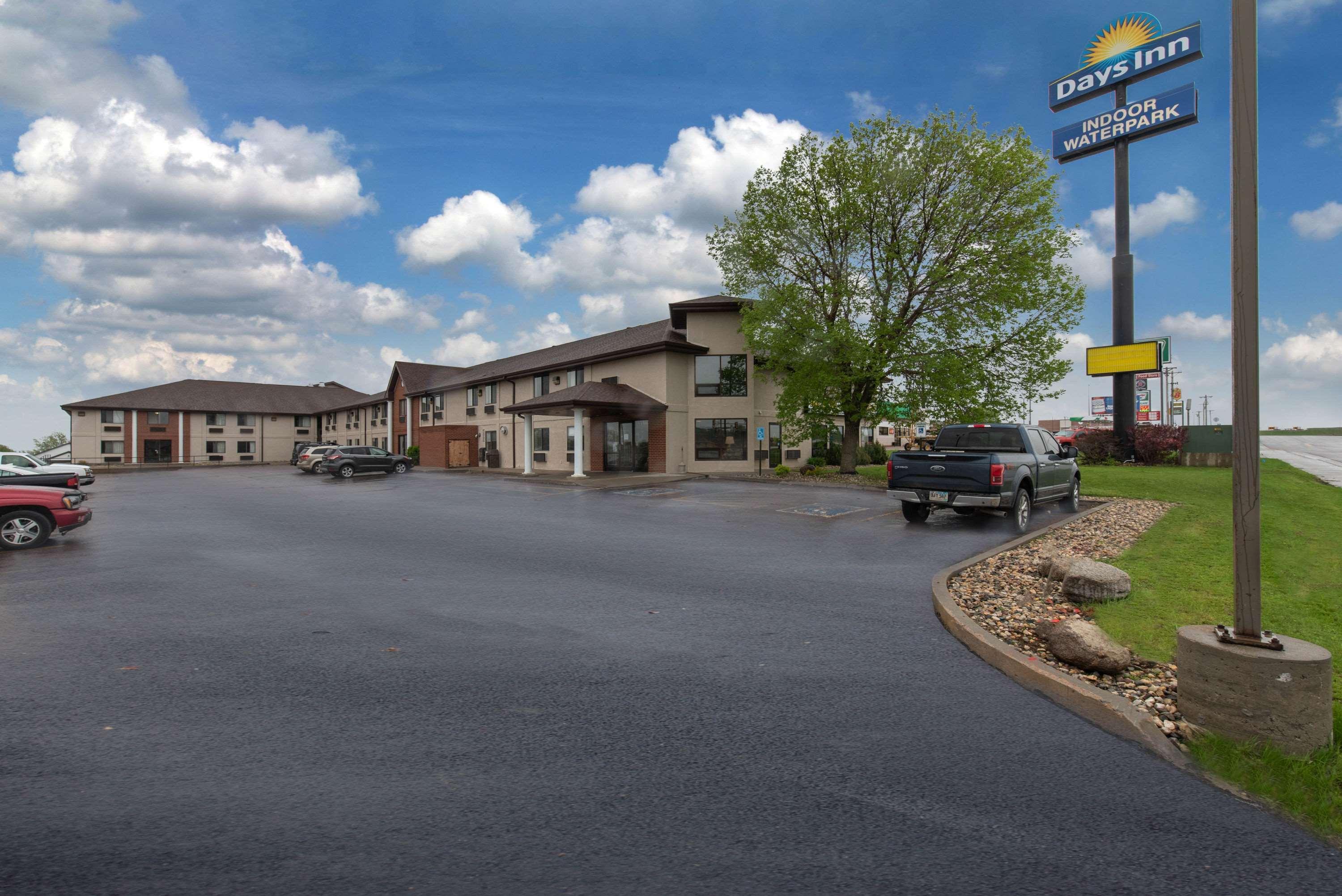 Days Inn By Wyndham Mitchell Sd Ngoại thất bức ảnh