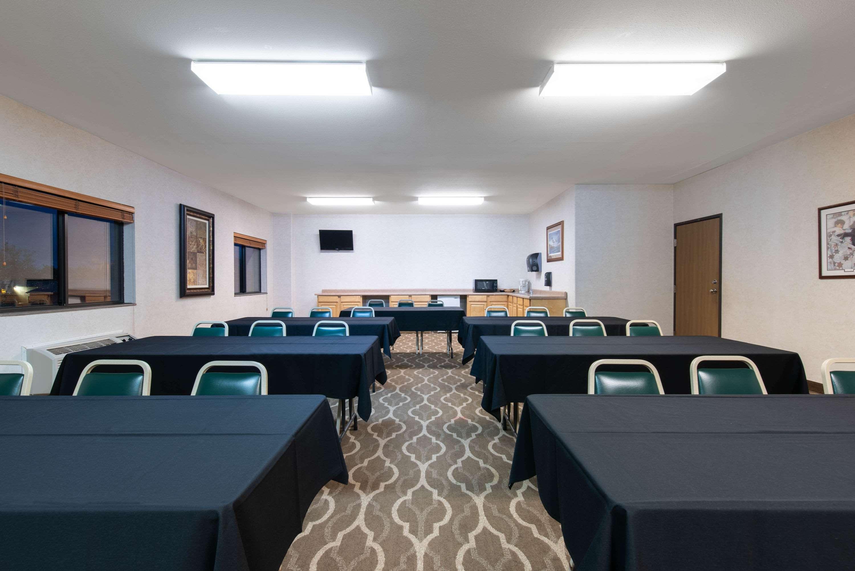 Days Inn By Wyndham Mitchell Sd Ngoại thất bức ảnh