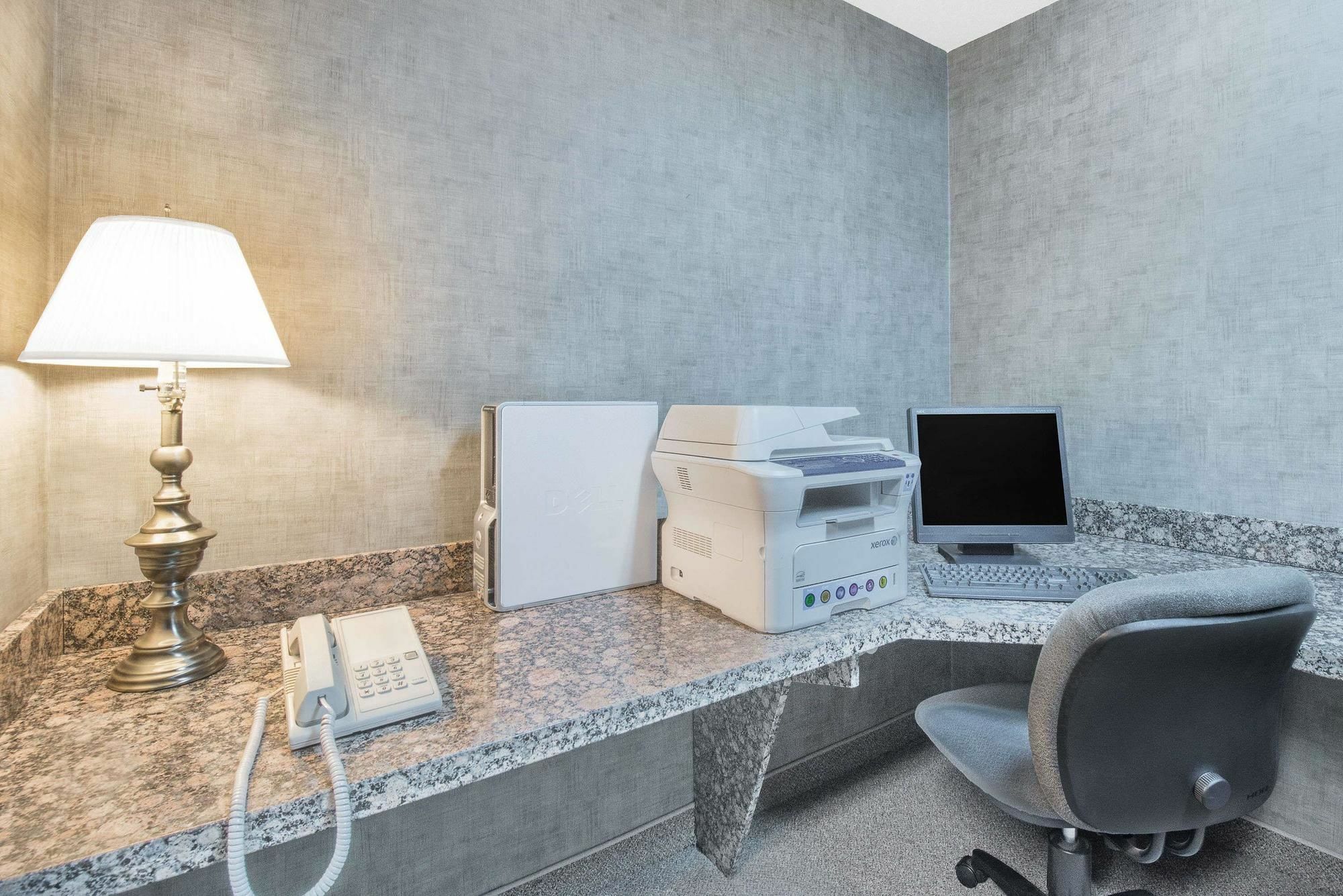 Days Inn By Wyndham Mitchell Sd Ngoại thất bức ảnh